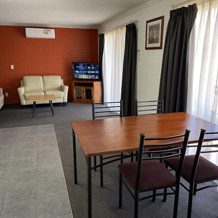 Homestead Motel Dubbo Bagian luar foto