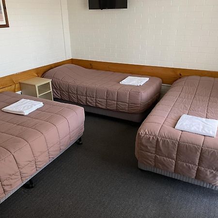 Homestead Motel Dubbo Bagian luar foto