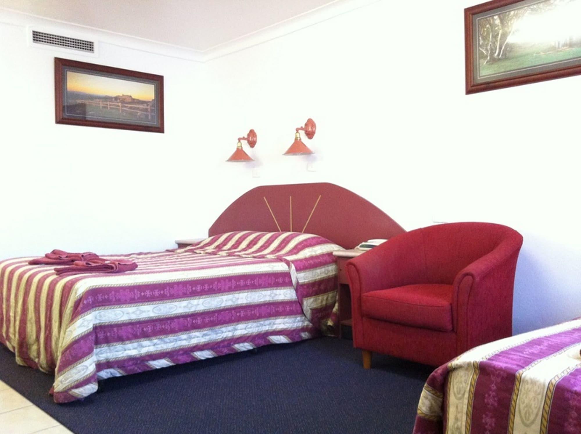 Homestead Motel Dubbo Bagian luar foto