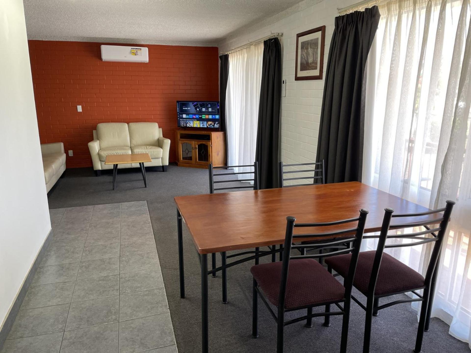 Homestead Motel Dubbo Bagian luar foto