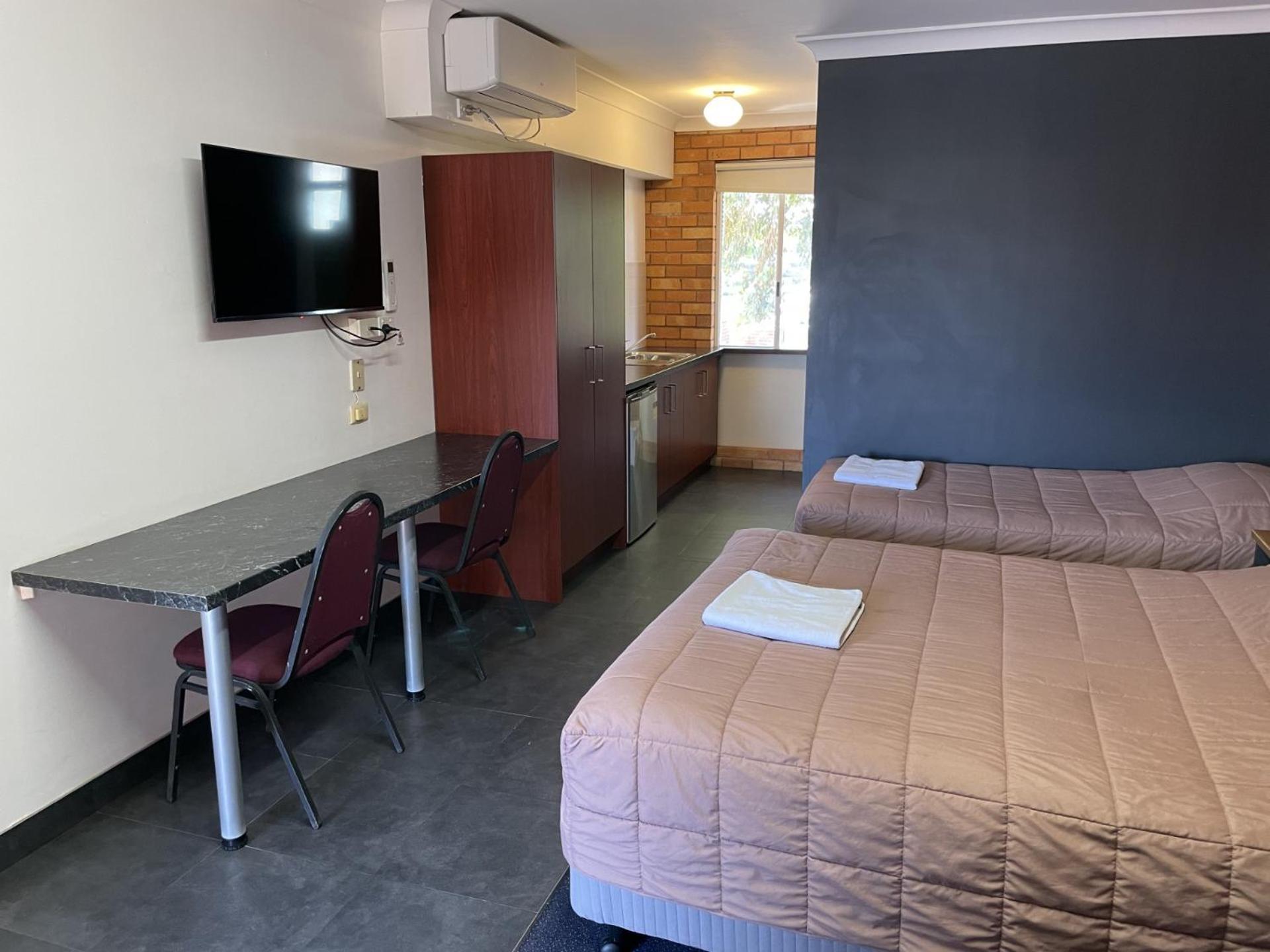 Homestead Motel Dubbo Bagian luar foto