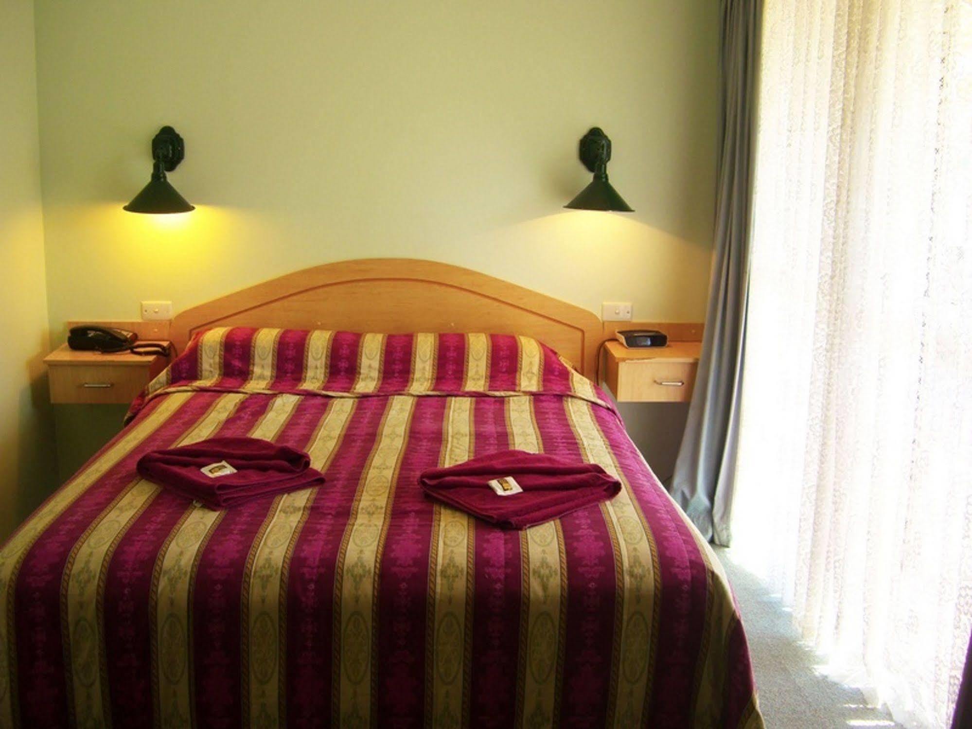 Homestead Motel Dubbo Bagian luar foto