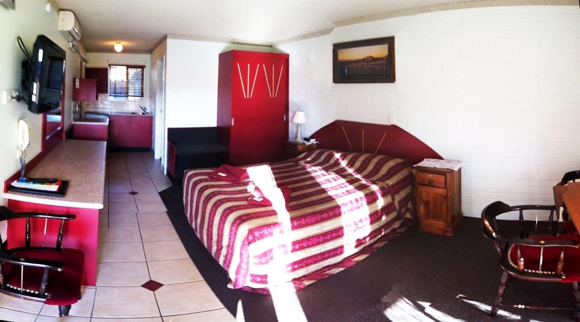 Homestead Motel Dubbo Bagian luar foto