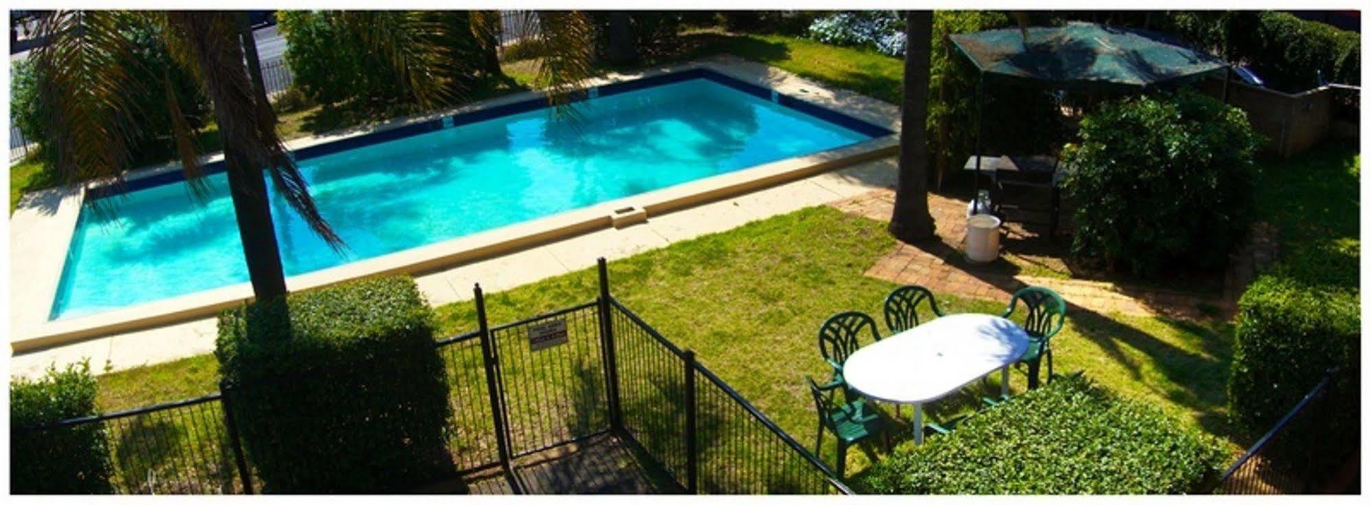 Homestead Motel Dubbo Bagian luar foto